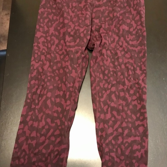 Lululemon crop tights - Picture 3 of 5